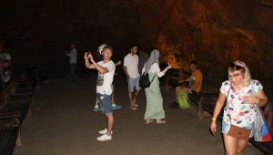 Astım hastalarının şifa kaynağı mağara yerli ve yabancı turistlerin akınına uğruyor