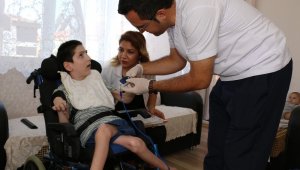 Büyükşehir Belediyesi hastalara evde bakım desteği veriyor