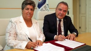 Büyükşehir şiddet mağduru kadınların yanında