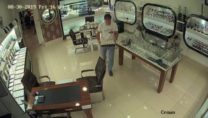 Çalıştığı kuyumcudan 78 parça mücevherle kaçtı, 68 parça mücevherle yakalandı
