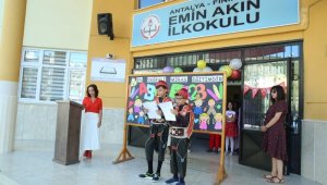 Finike'de İlköğretim haftası kutlaması
