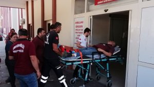 İş makinesinden düşen operatör yaralandı