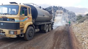 Kaş'ta yayla yollarında asfalt