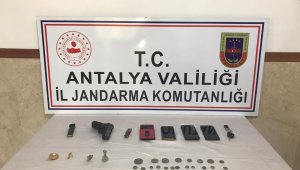 Manavgat'ta bin 400 yıllık tarihi eser ele geçirildi