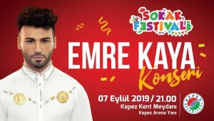 Ünlü sanatçı Emre Kaya, Sokak Festivali'nde