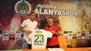 Welinton 3 yıl daha Alanyaspor'da