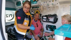 Yolcu midibüsü tur minibüsüne çarptı: 6 yaralı
