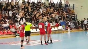 Yunanistan'dan Türk sporculara utandıran hareketler