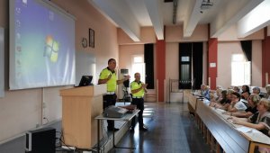 60+ Tazelenme Üniversitesi öğrencilerine trafik eğitimi