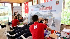 Antalya Jandarma'dan Kızılay'a 396 ünite kan bağışı