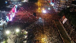Antalya'da Cumhuriyet Bayramı coşkusu meydanlara sığmadı
