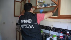 Antalya'da uyuşturucu operasyonu: 4 gözaltı