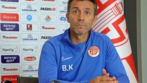 Bülent Korkmaz'dan Merih ve Çağlara övgü