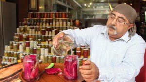 Ejder meyvesi kavanoza girdi