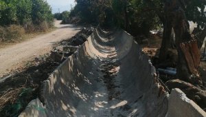 Finike ve Kumluca'da sulama tesisleri ve kanallarına bakım