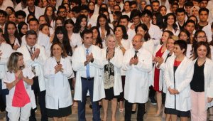 Hekim Adayları beyaz önlüklerini giydi