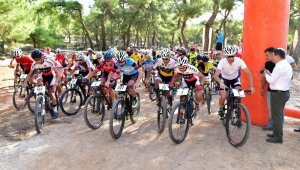 Kepez'de pedallar yarıştı