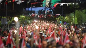 Konyaaltı'nda "Cumhuriyet Yürüyüşü" coşkusu