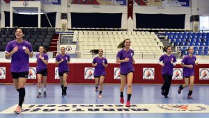 Muratpaşa Belediyesi kadın hentbol takımı sezonu açıyor