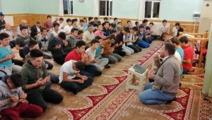 Öğrencilerden Mehmetçiğe, 'Fetih Sureli' destek