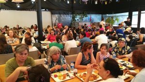 Onkoloji servisinde tedavi gören çocuklar yararına kahvaltı