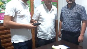 Otübüsten indikten sonra fark etti, çağrı merkezinden yardım istedi