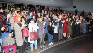 Özel çocuklar "Kalbimin Sevgili Gözü"nü sahneledi