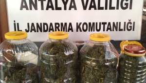 Plastik bidona zulalanan uyuşturucu Elyaf'tan kaçmadı