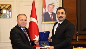 Rektör Ünal'dan Rektör Kalan'a tebrik ziyareti