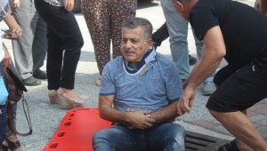 Ticari taksi motosiklete çarptı: 1 yaralı