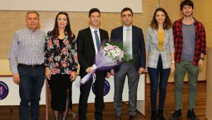 Akdeniz Üniversitesi'nde 'Nedir Bu Q Meselesi?' semineri