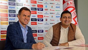 Antalyaspor'da Stjepan Tomas imzayı attı