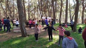 Ara tatilde eğitimciler sağlıklı yaşam için yürüdü