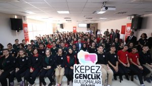 Başkan Tütüncü'den gençlere övgü