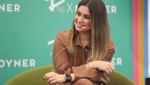 Boyner için çocuk giyim koleksiyonu hazırlayan Buse Terim Antalyalılarla buluştu