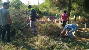 Büyükşehir'den mezarlıklara kapsamlı bakım