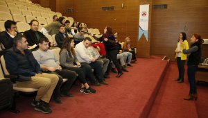 Döşemealtı Belediyesi personeline kadına şiddetle mücadele eğitim semineri verildi