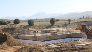 Elmalı Otogarı'nın inşaatı sürüyor