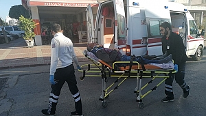 Geri manevra yapan kargo aracının altında kalan vatandaş yaraladı