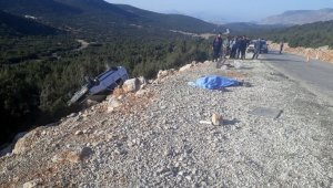 Korkuteli'nde trafik kazası: 1 ölü, 3 yaralı
