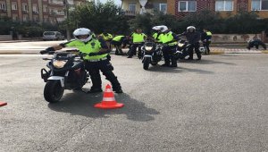 Motosikletli Trafik Polis Timlerine sürüş teknikleri eğitimi verildi