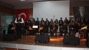 Öğretmenler korosundan meslektaşlarına konser