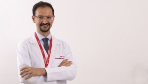 Op.Dr. İlhan: "Botoks kırışıklıklar derinleşmeden yaptırılmalı"