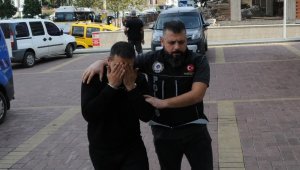 Otobüsten inen şüphelinin üzerinden uyuşturucu çıktı