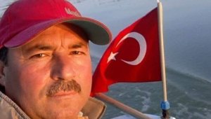 Otomobille çarpışan motosiklet sürücüsü kurtarılamadı