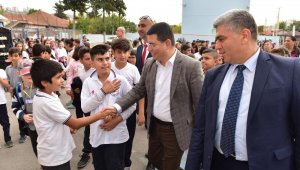 Tütüncü'den başarılı öğrencilere gezi ödülü