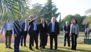 Vali Karaloğlu Akdeniz Üniversitesi Botanik Bahçesi'ni gezdi