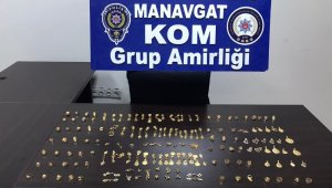 Yabancı uyruklu şahsın arabasında gümrük kaçağı altınlar ele geçirildi