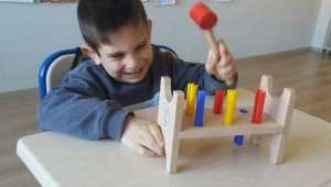 10 yaşındaki çocuk evde çıkan yangında hayatını kaybetti