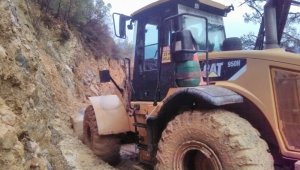 Alanya'da heyelanın kapattığı yol açıldı